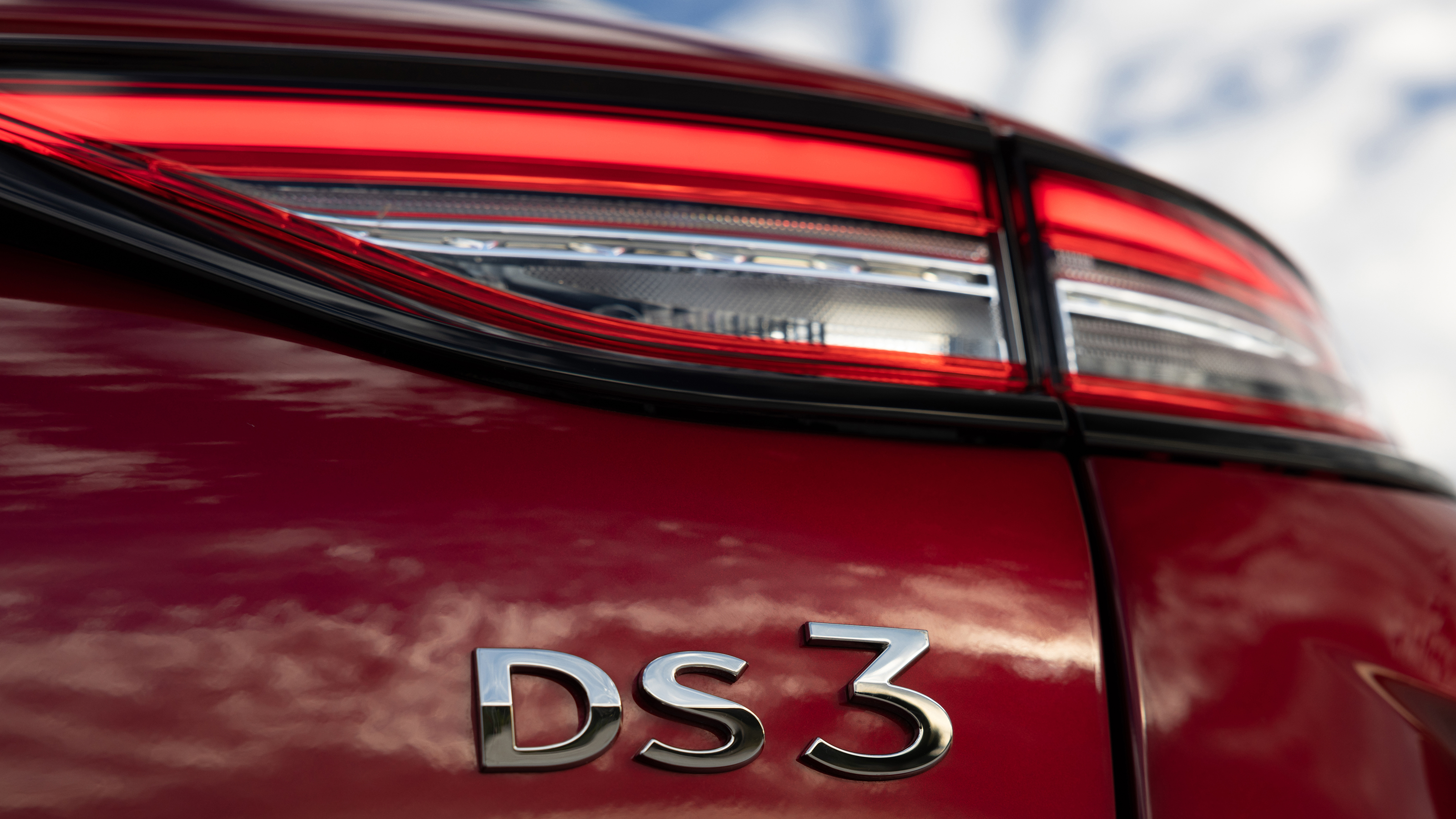 DS 3 E-Tense - tail light
