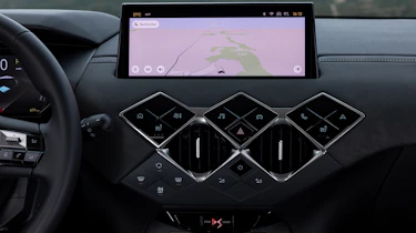 DS 3 E-Tense - infotainment screen