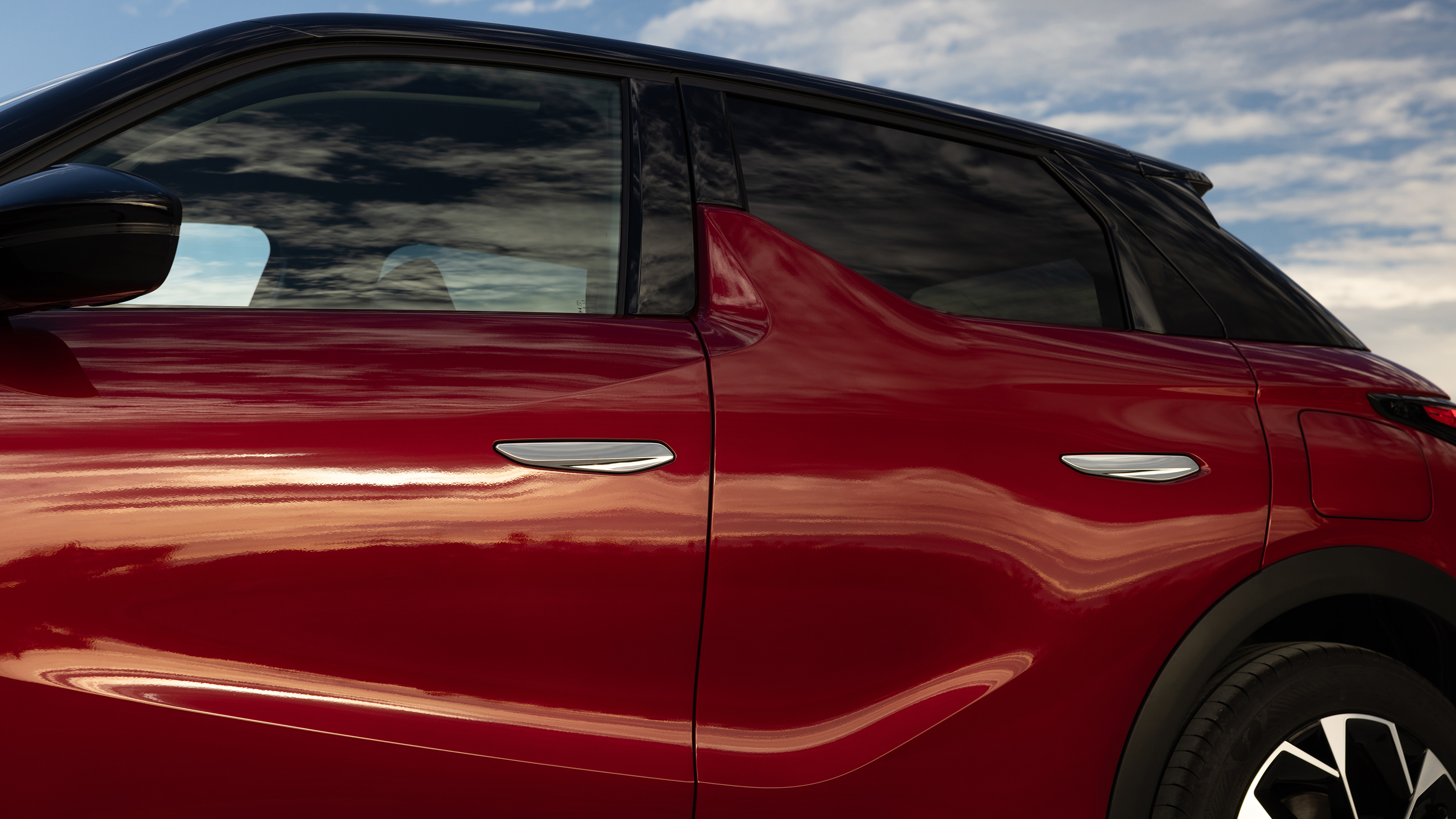 DS 3 E-Tense - rear quarter