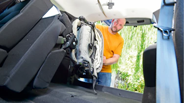 Dacia Jogger long termer - loading luggage