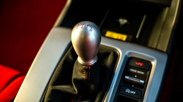 Honda Civic Type R FL5 - gearstick