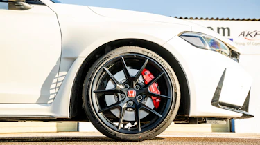 Honda Civic Type R FL5 - front o/s wheel