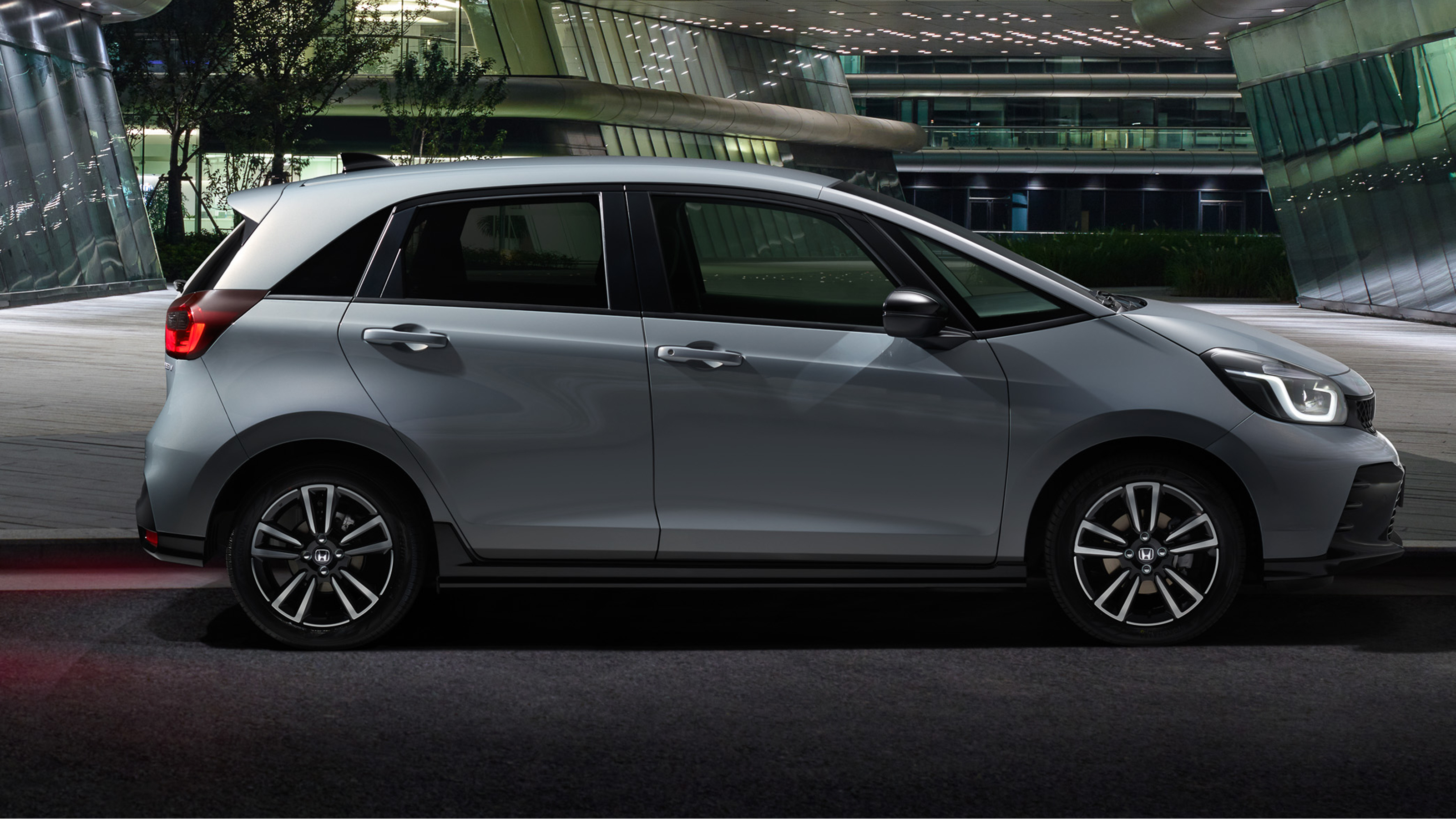 Honda Jazz Advance Sport - side profile