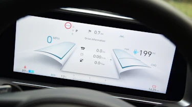 Hyundai Ioniq 6 - dials