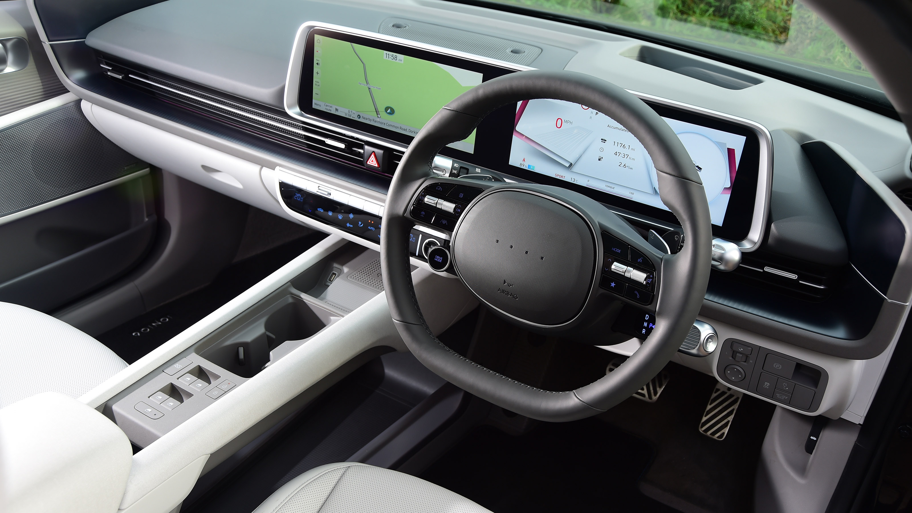 Hyundai Ioniq 6 - cabin