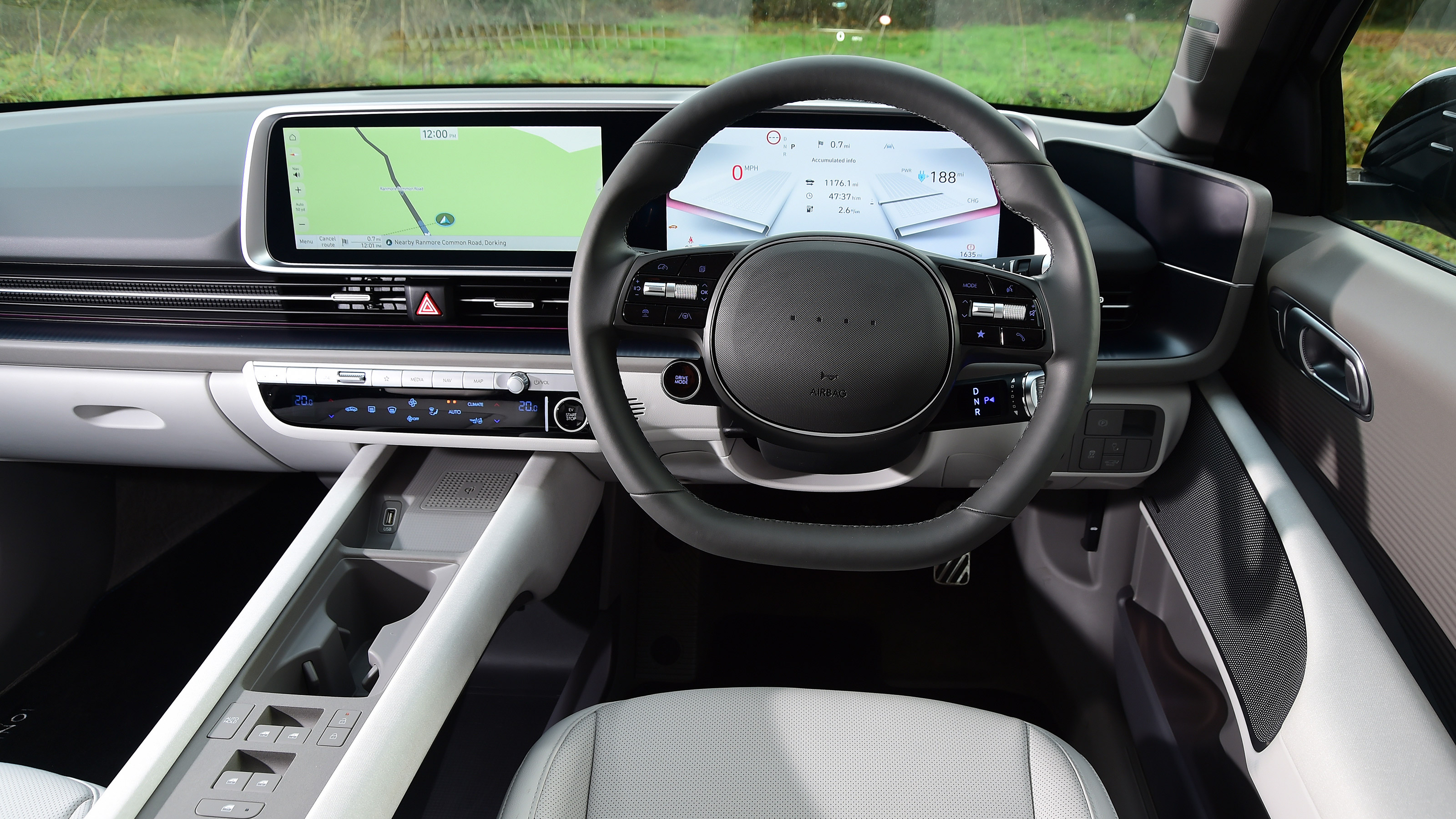 Hyundai Ioniq 6 - dash