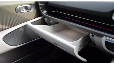Hyundai Ioniq 6 - glovebox