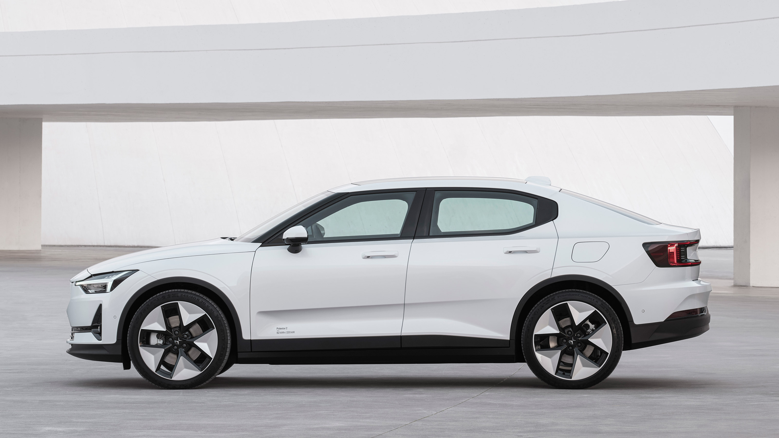 Polestar 2 update - side static