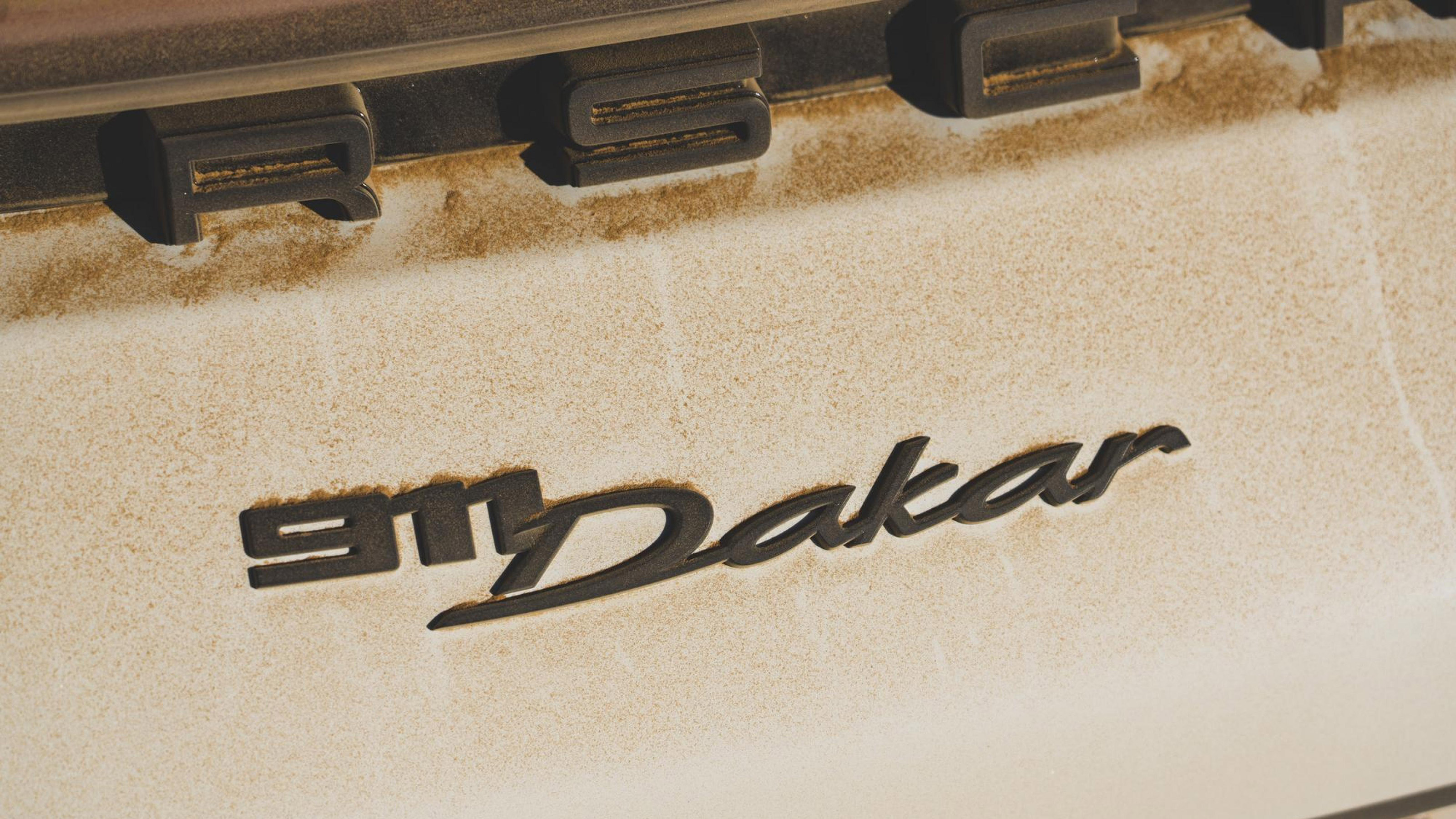 Porsche 911 Dakar - rear badge