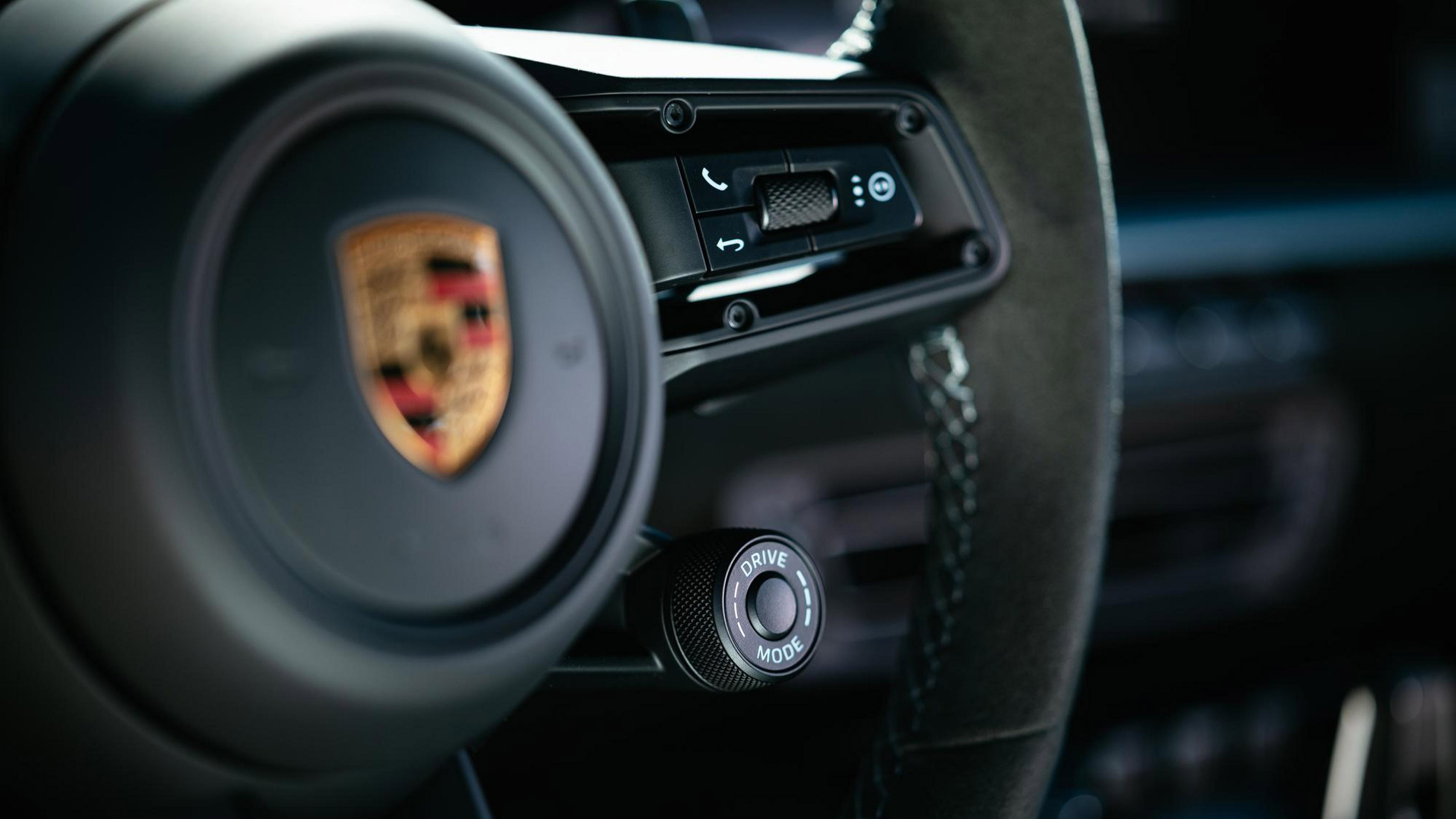 Porsche 911 Dakar - steering wheel