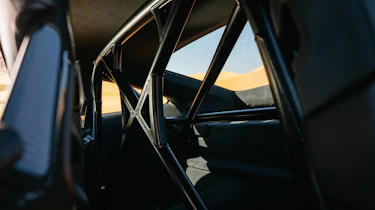Porsche 911 Dakar - rollcage