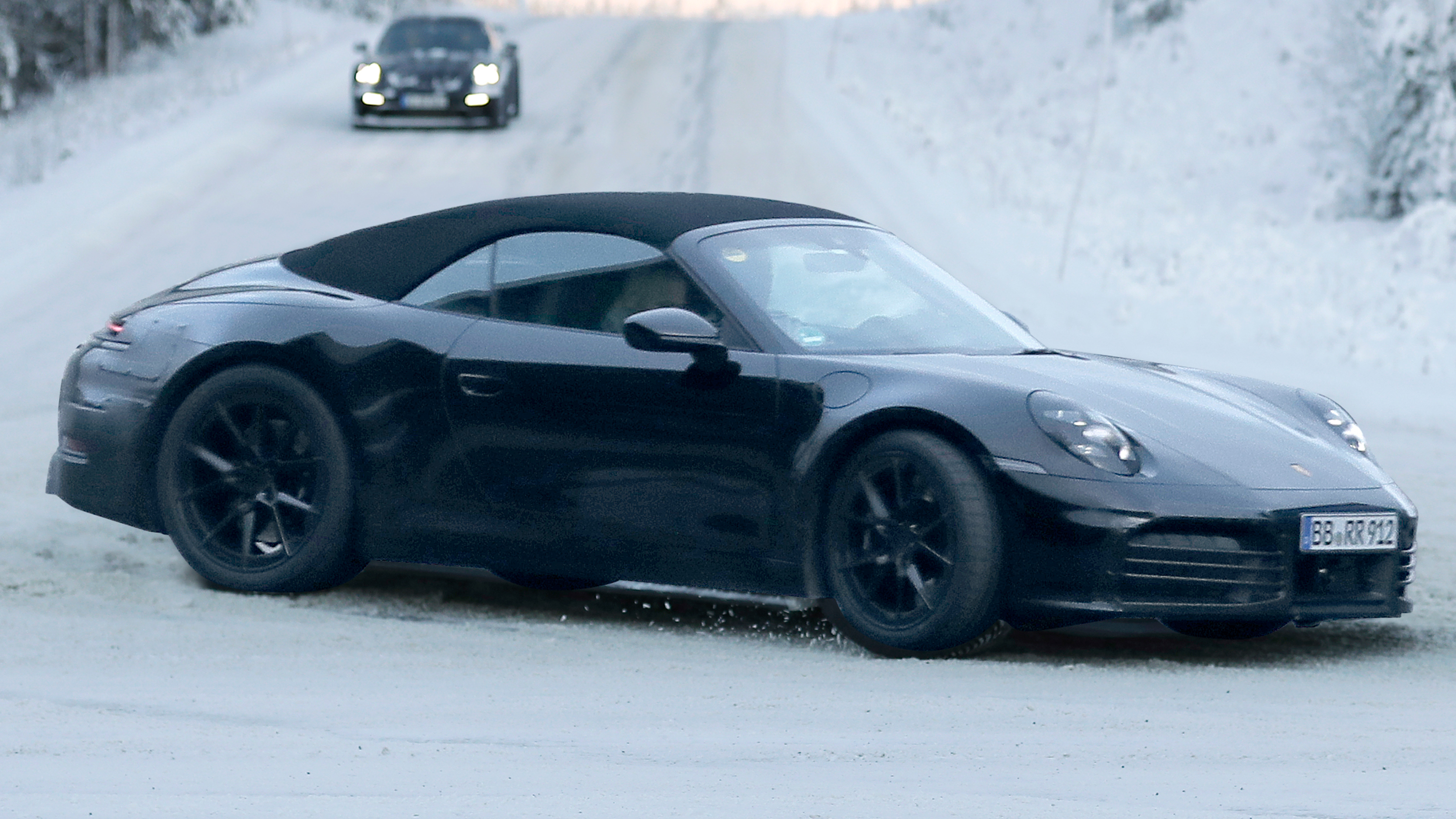 Porsche 911 facelift - side