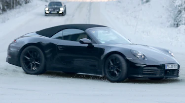 Porsche 911 facelift - side