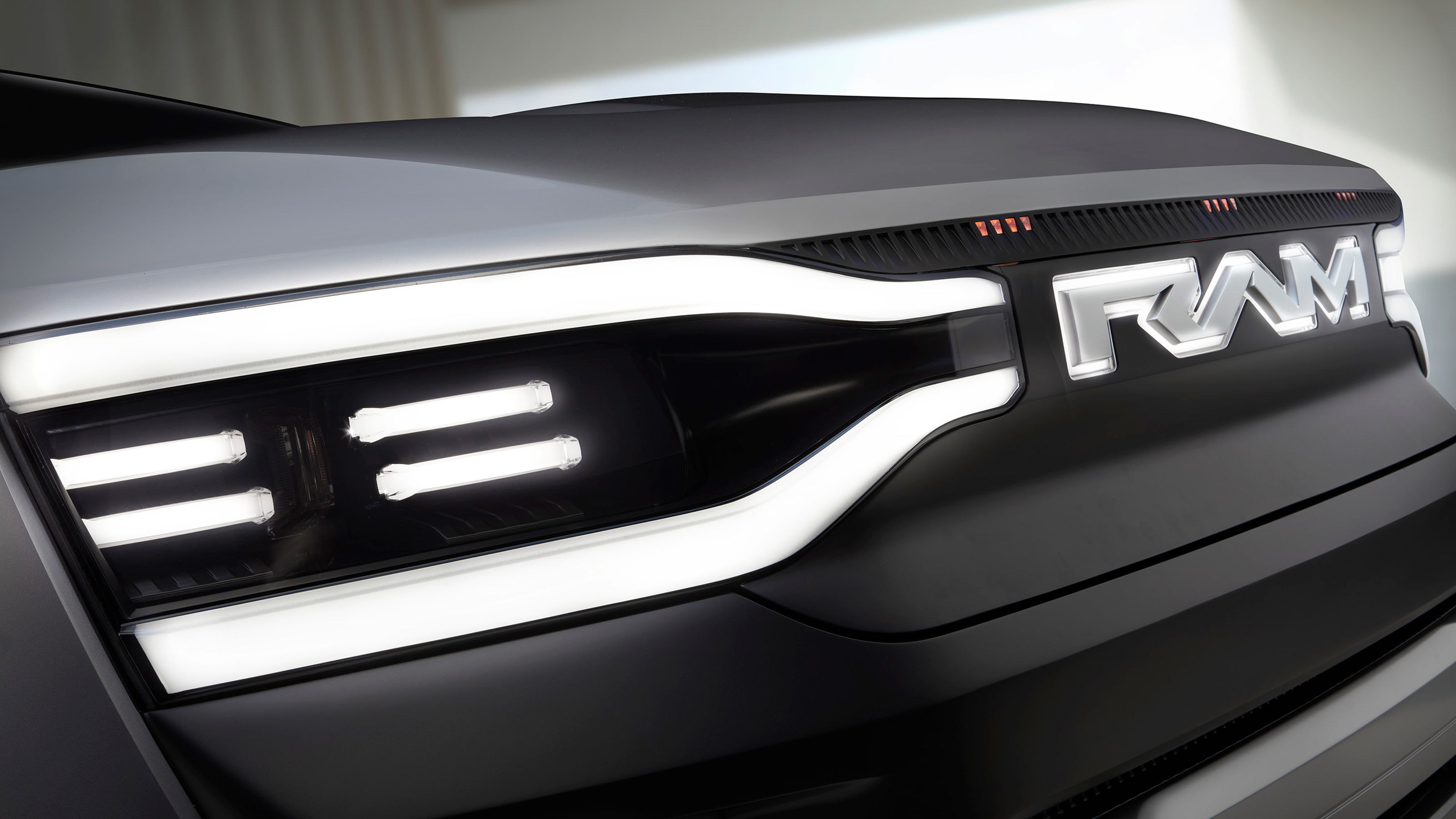 Ram 1500 Revolution concept - front 'grille'