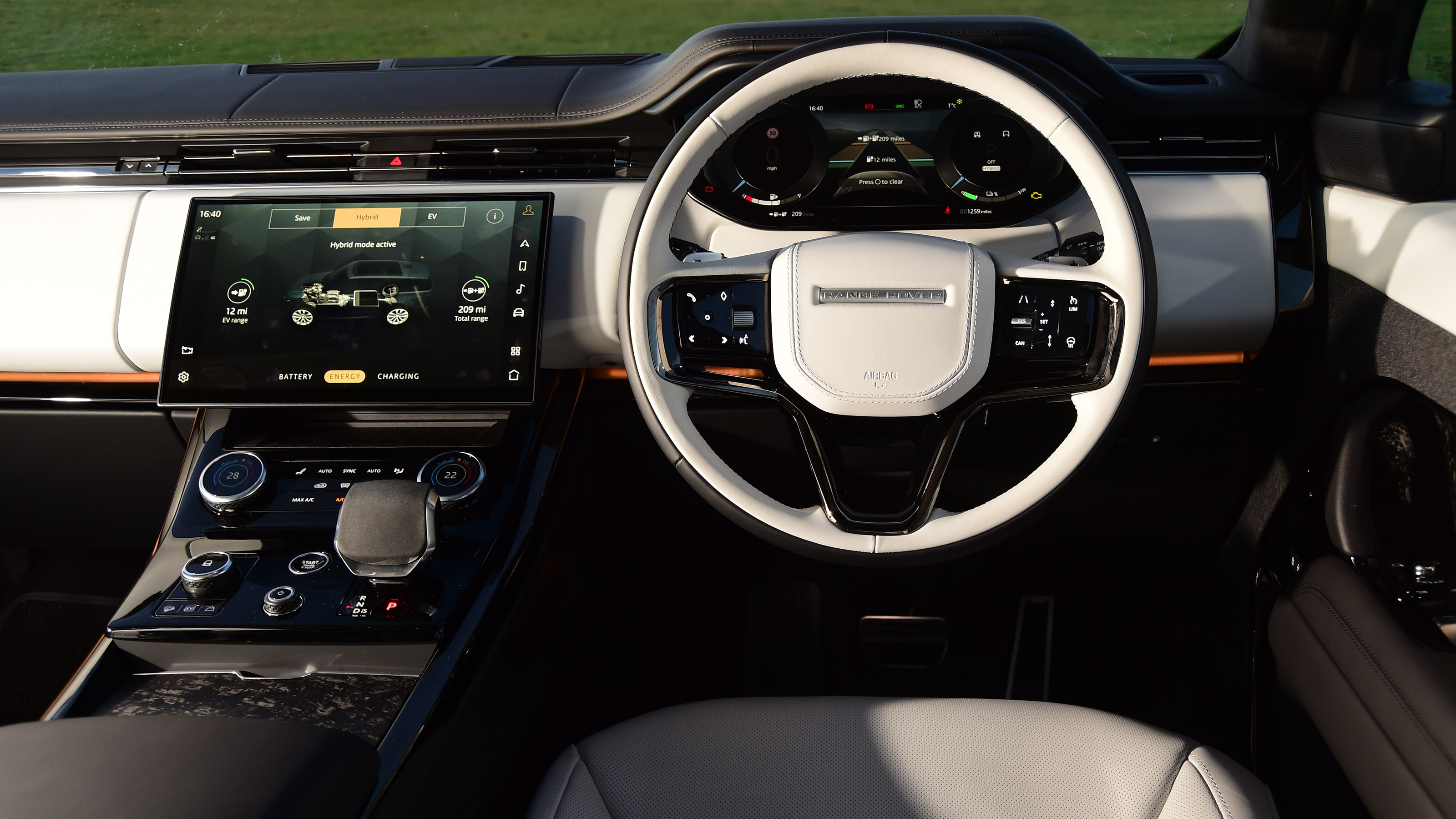 Range Rover Sport P510e - dash