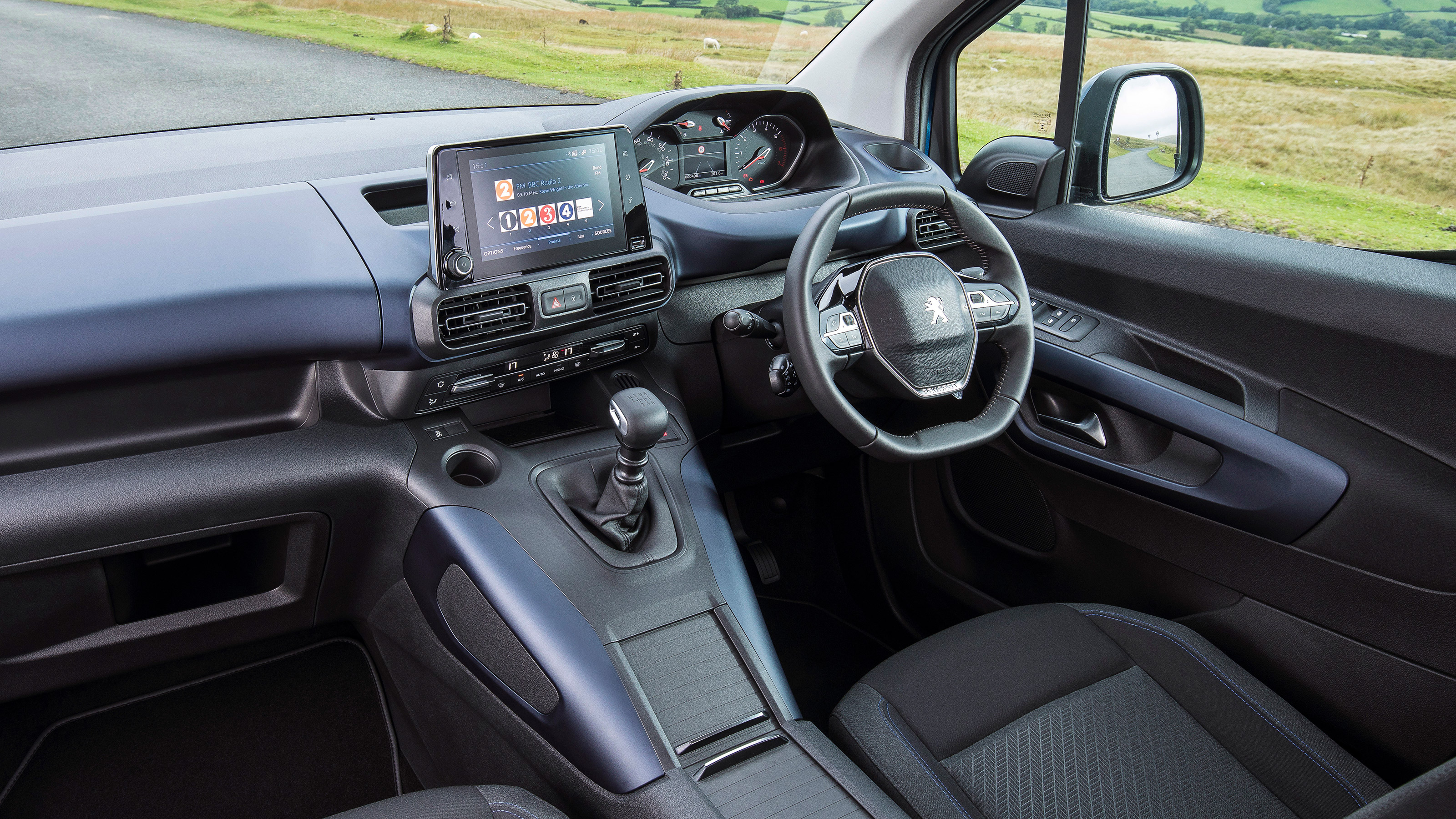 Used Peugeot Rifter - cabin