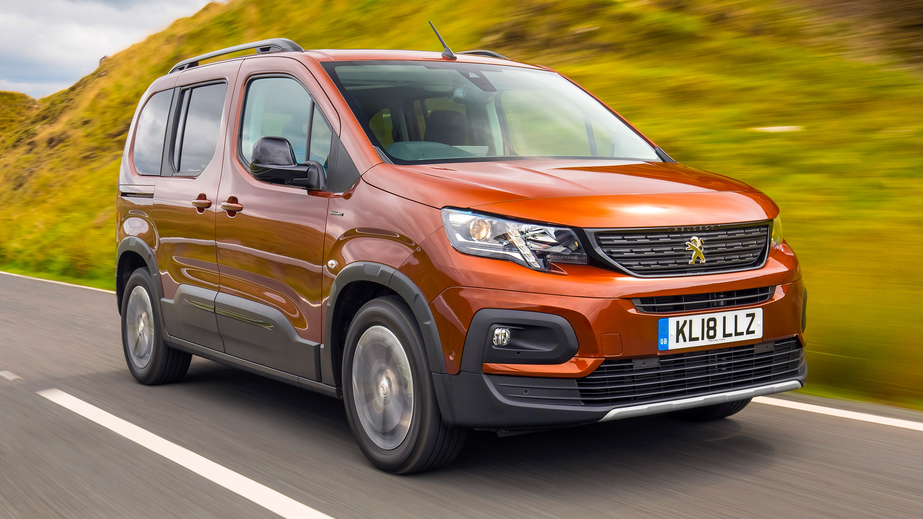 Used Peugeot Rifter - front action