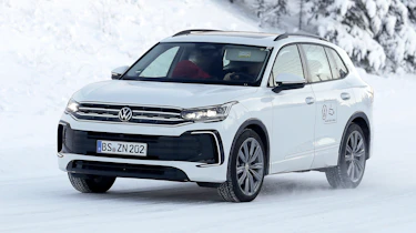 Volkswagen Tiguan (winter testing) - front cornering