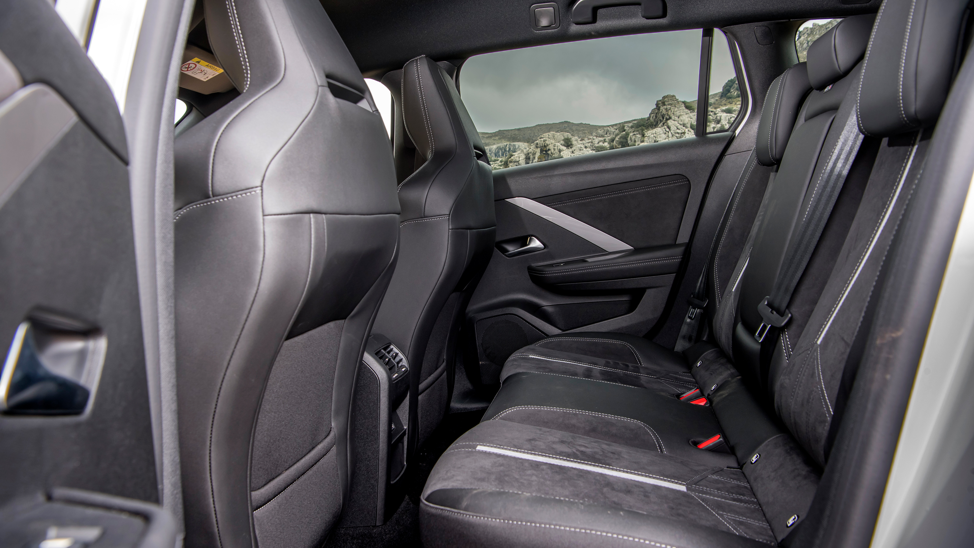 Vauxhall Astra GSe - rear seats