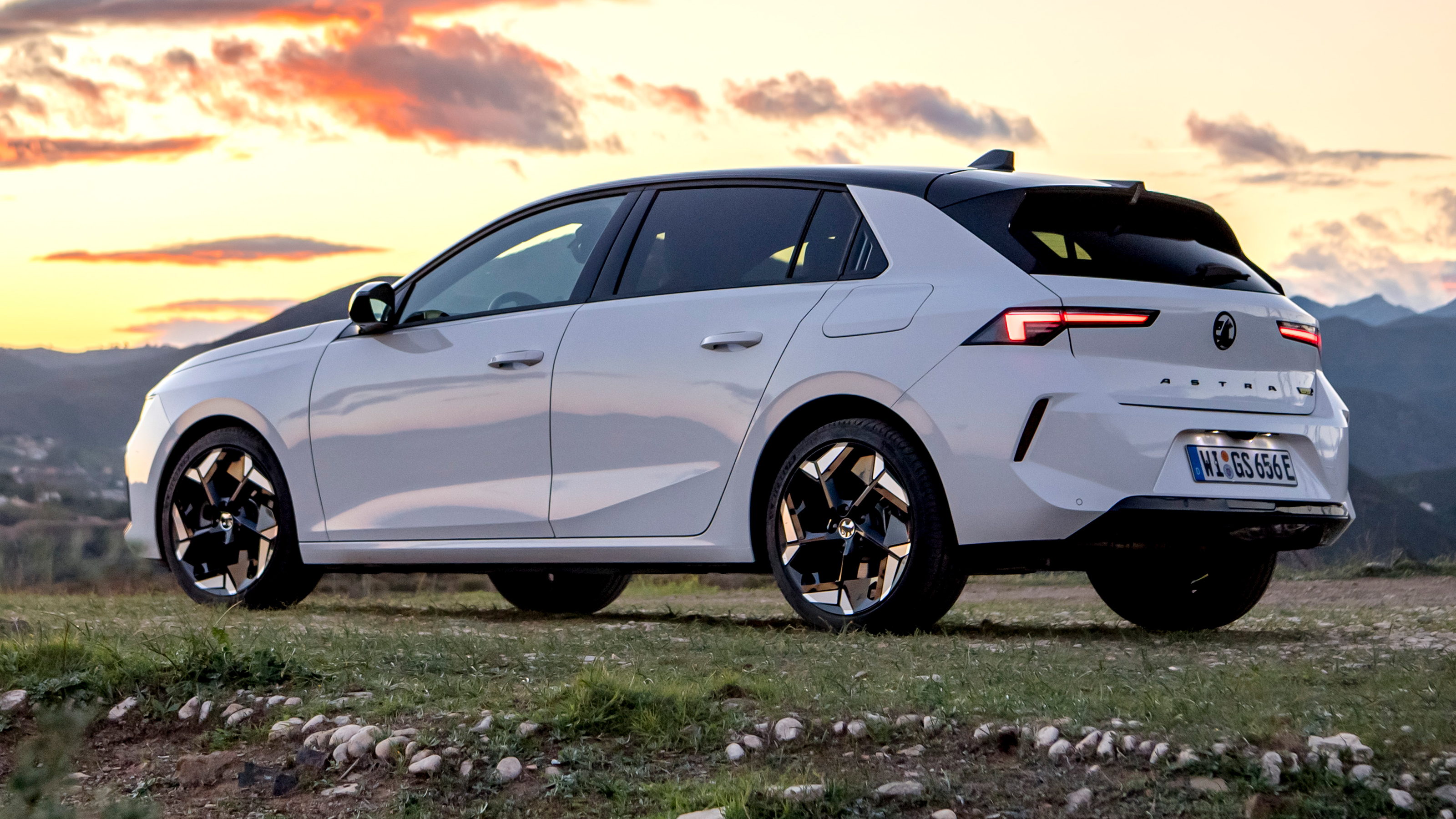 Vauxhall Astra GSe - rear static