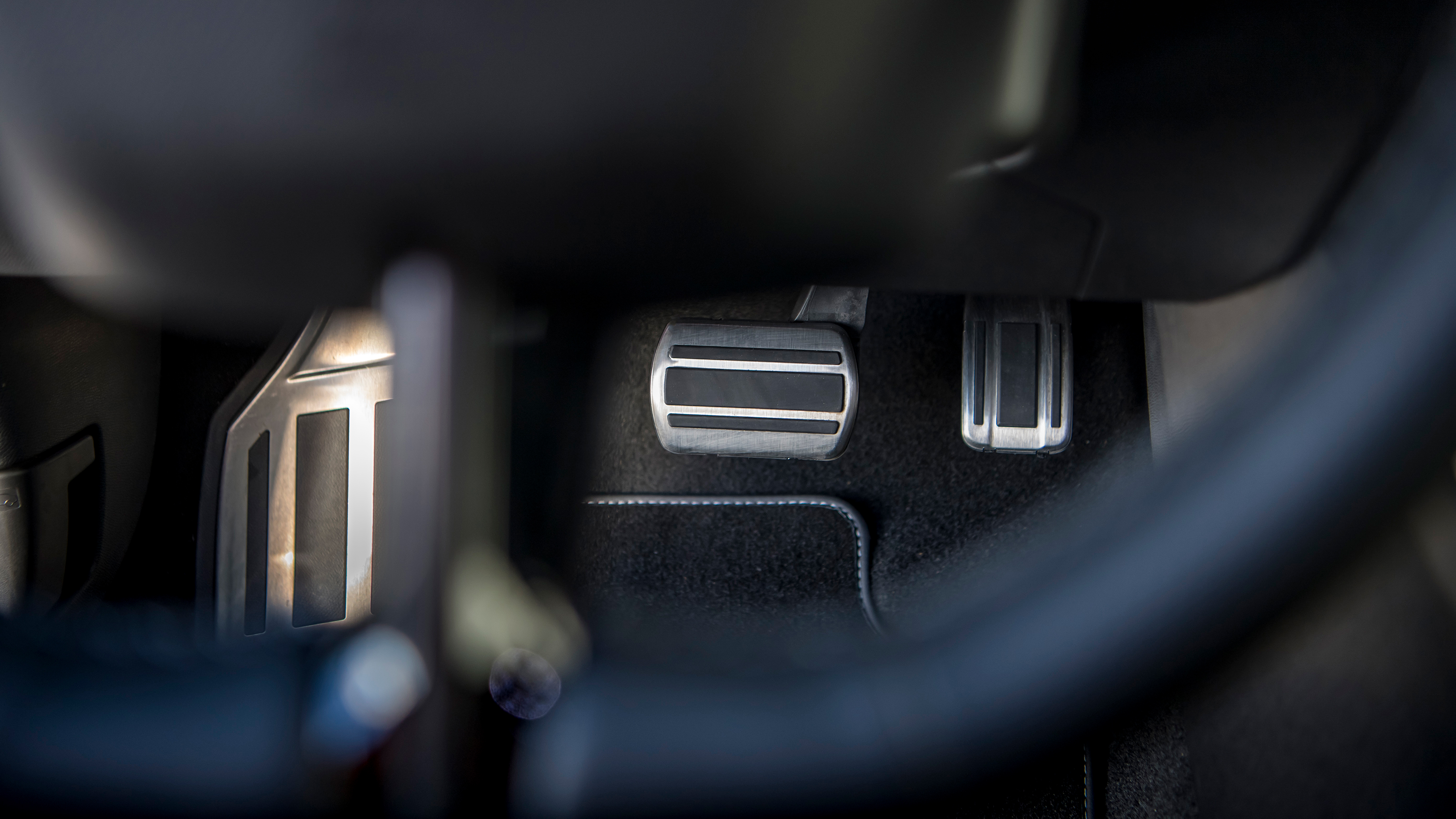 Vauxhall Astra Sports Tourer GSe - pedals