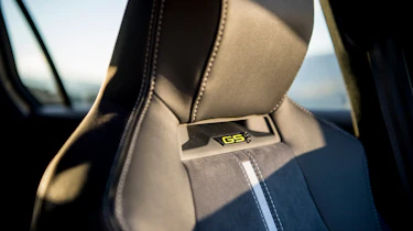 Vauxhall Astra Sports Tourer GSe - driver's headrest