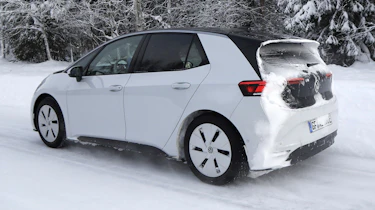 Volkswagen ID3 facelift spyshot 6
