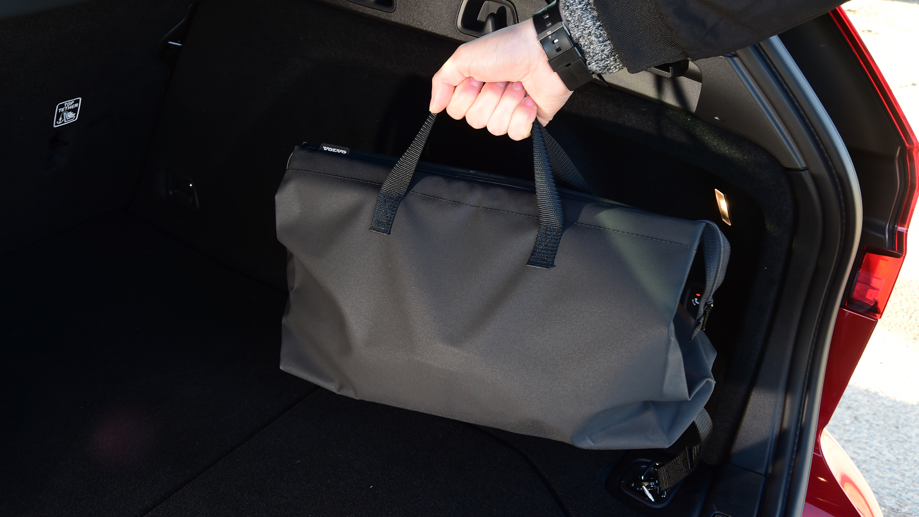 Volvo V60 - cable bag in boot