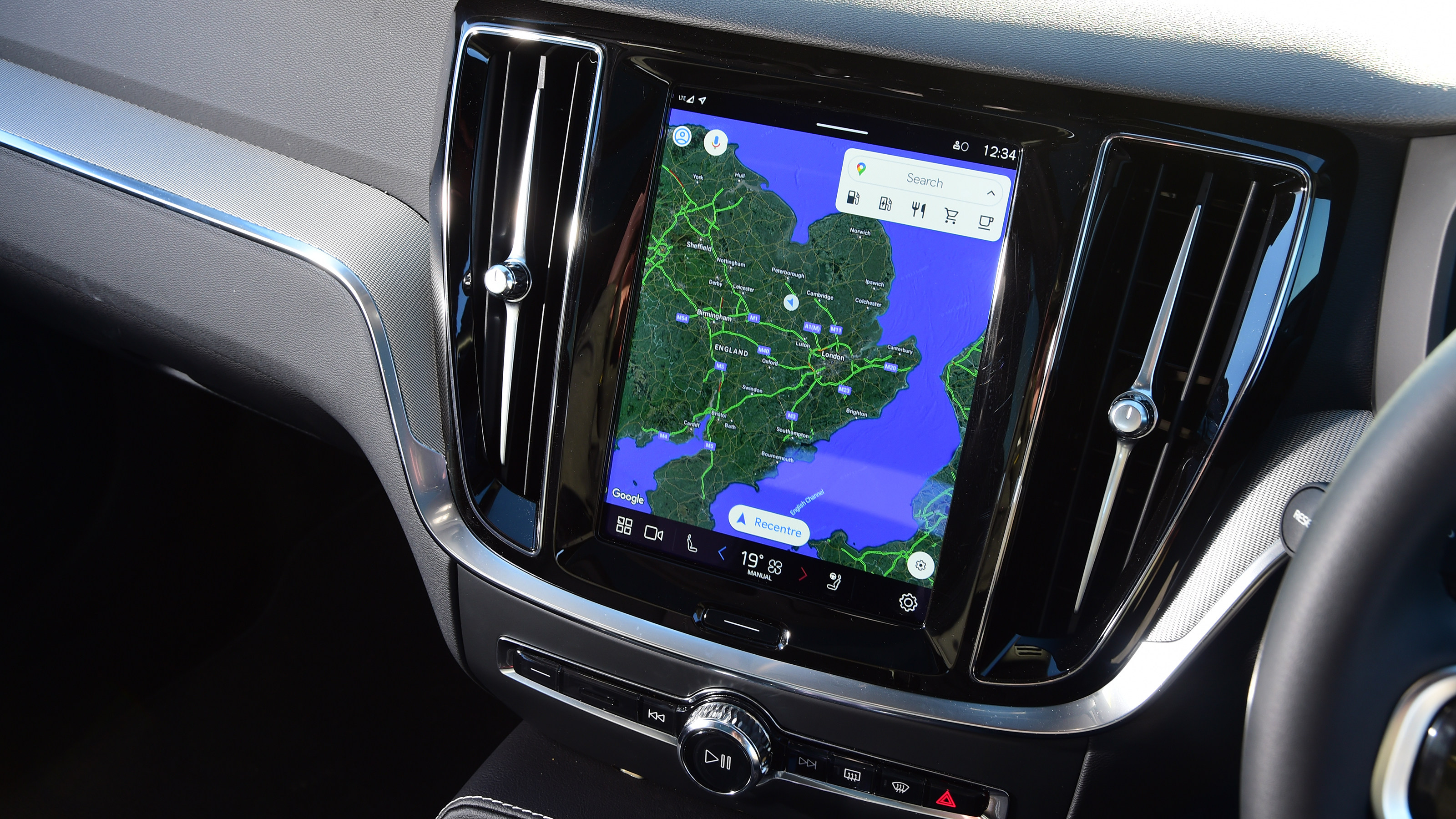 Volvo V60 - infotainment screen