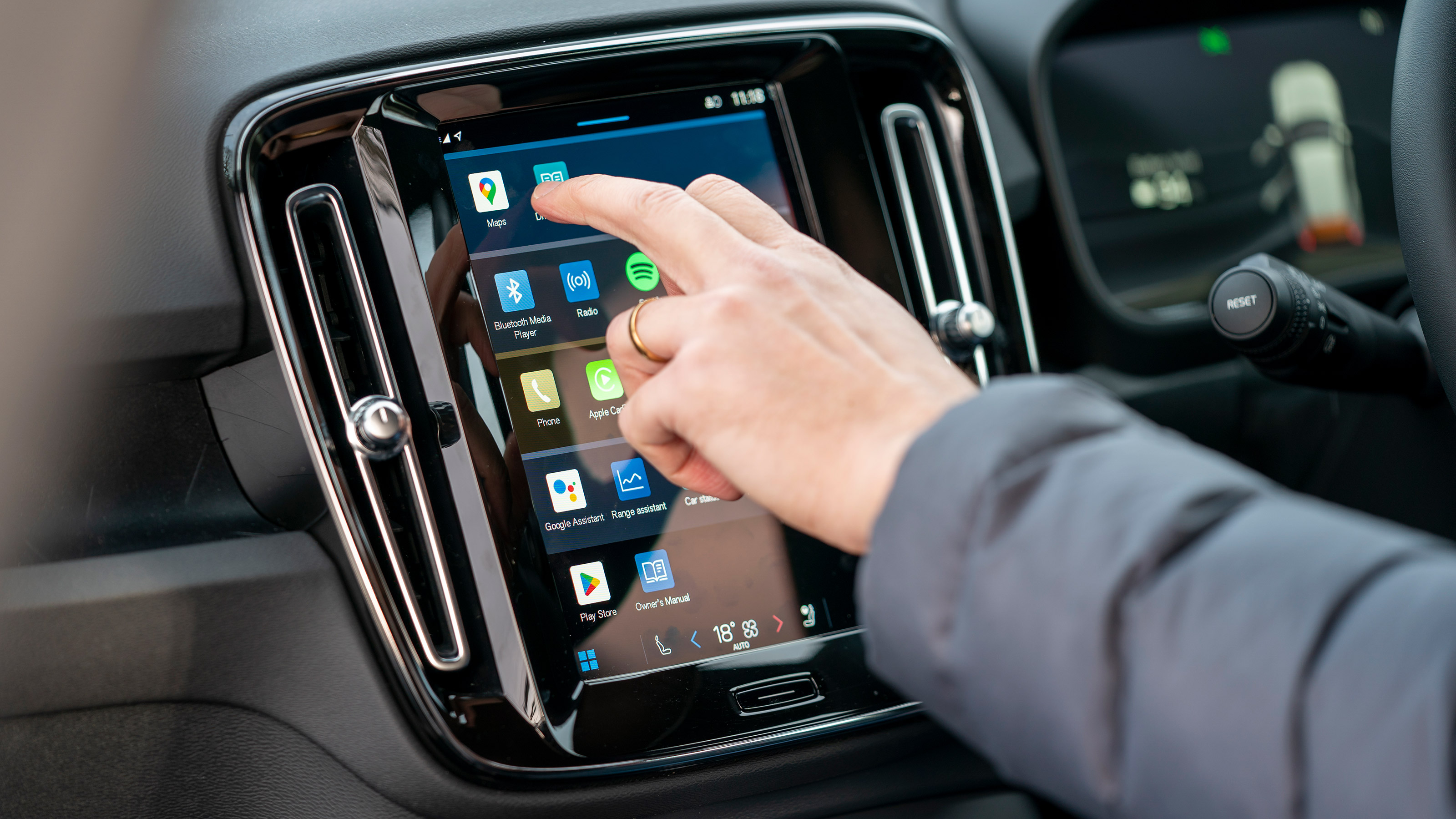 Volvo XC40 Recharge Plus long termer - first report touchscreen