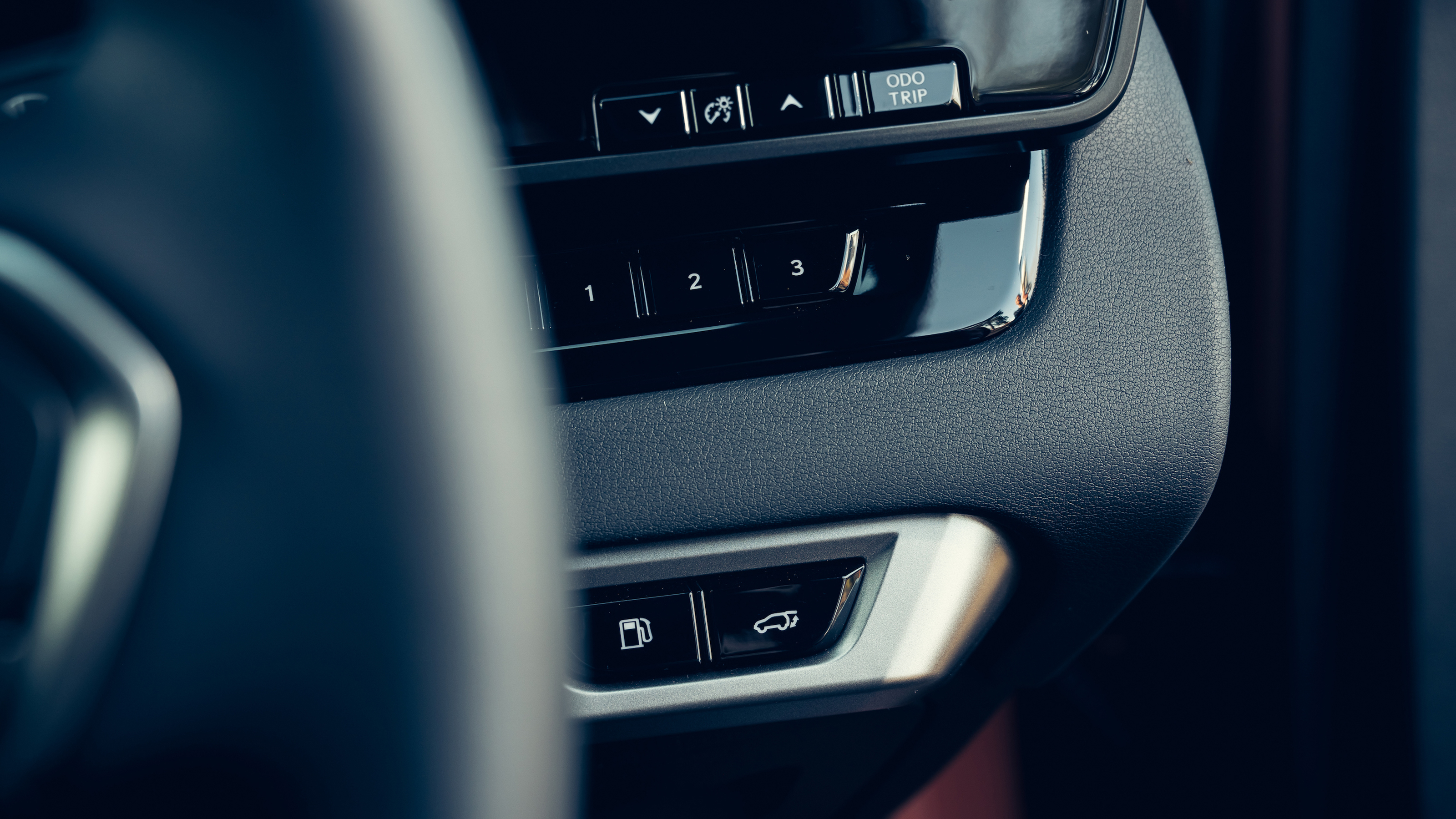 Lexus RX450+ - driver's buttons