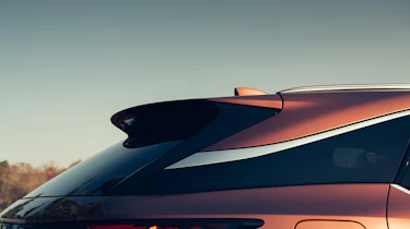 Lexus RX450+ - rear spoiler