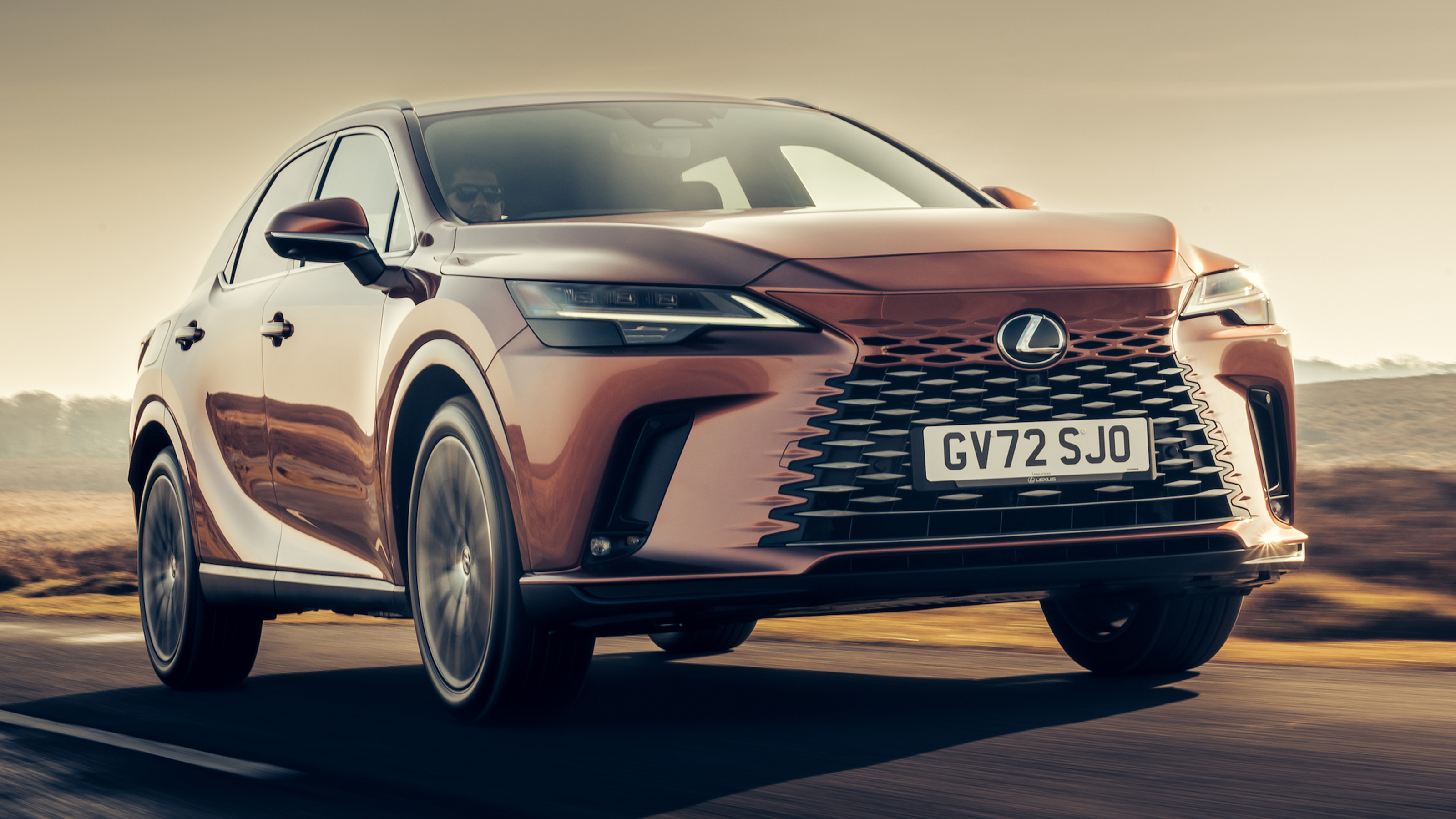 Lexus RX450+ - front tracking