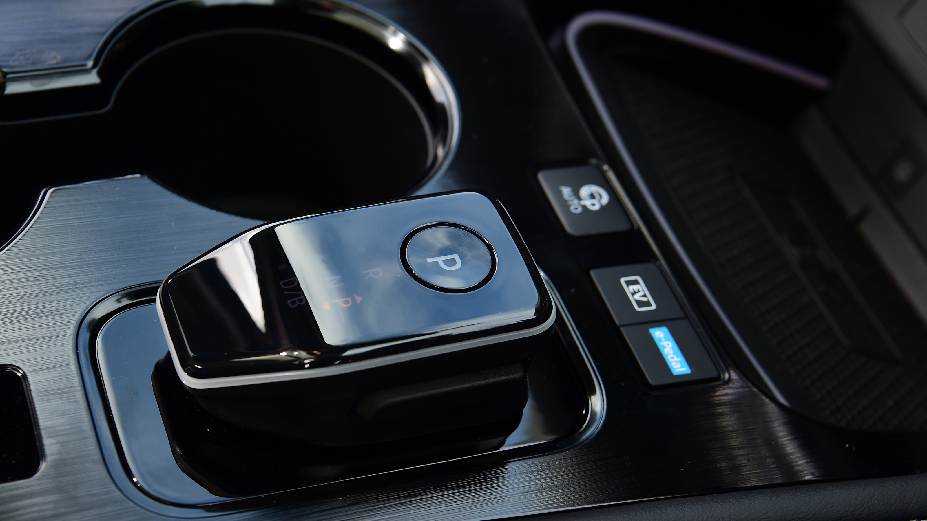 Nissan X-Trail - gear selector