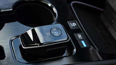 Nissan X-Trail - gear selector