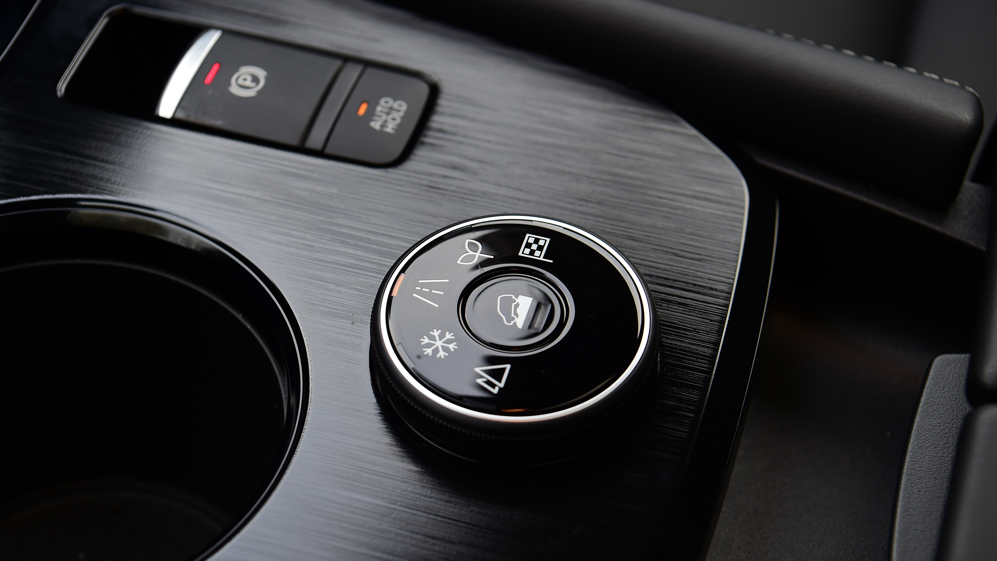 Nissan X-Trail - rotary drive-mode selector