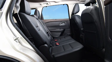 Nissan X-Trail - middle row of seats