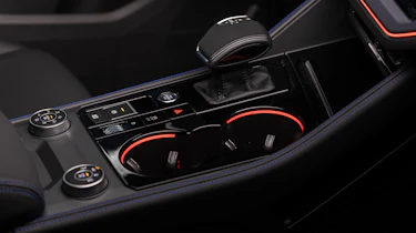 2023 Volkswagen Touareg - gear selector