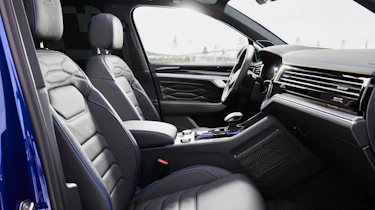 2023 Volkswagen Touareg - front seats