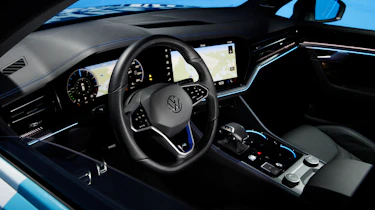 2023 Volkswagen Touareg - dashboard
