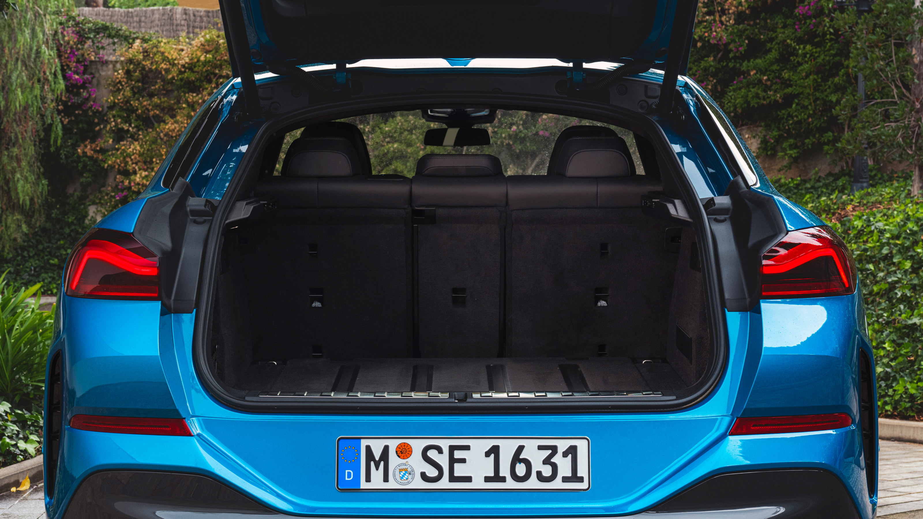 BMW X6 facelift - boot