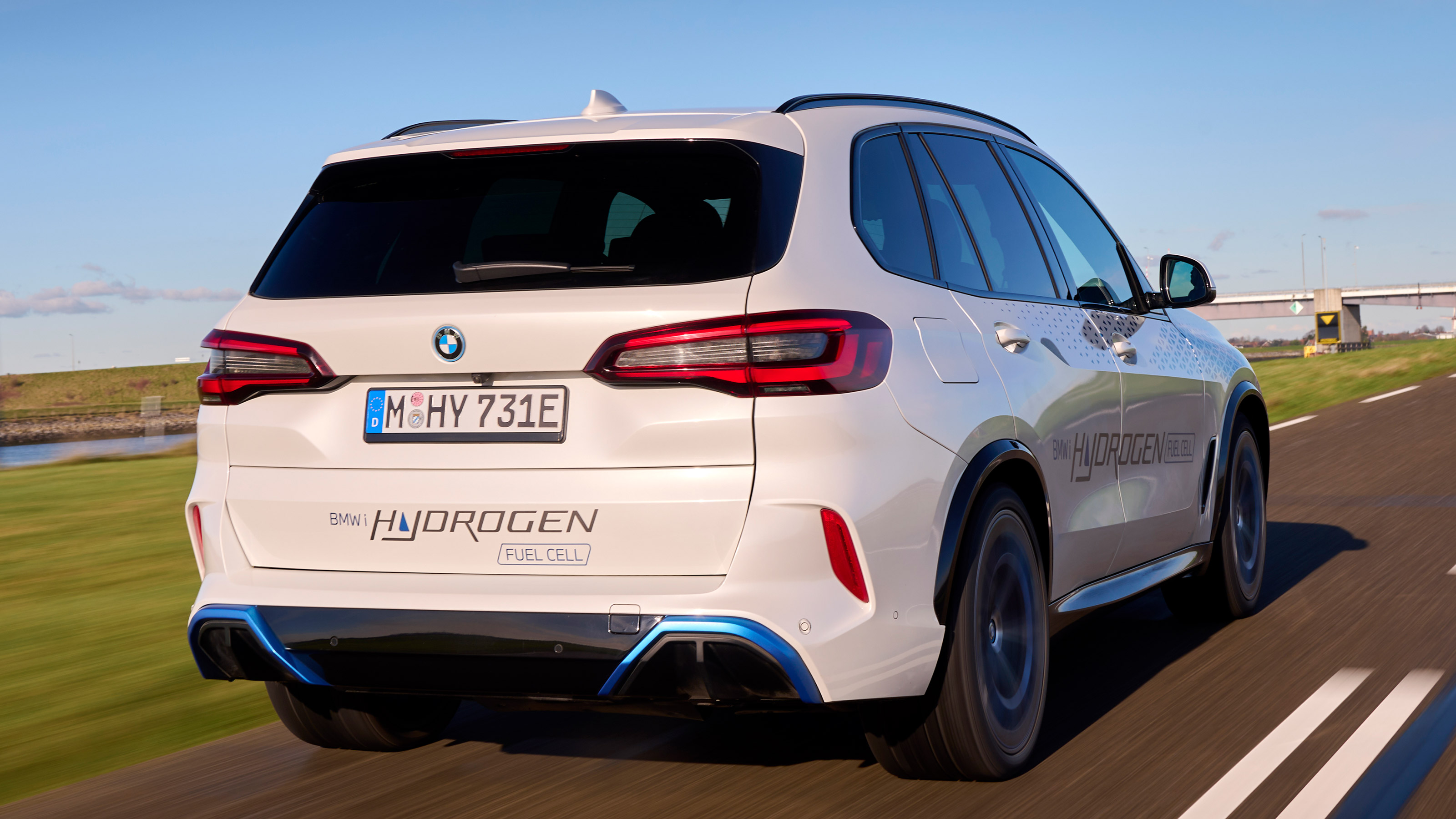 BMW iX5 Hydrogen - rear