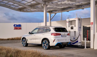 BMW iX5 Hydrogen - fill up
