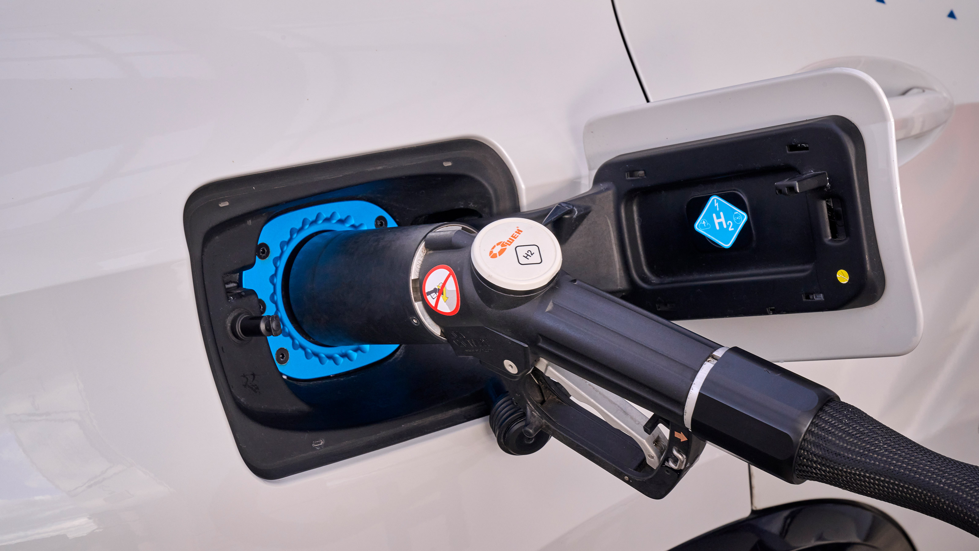BMW iX5 Hydrogen - full up close up