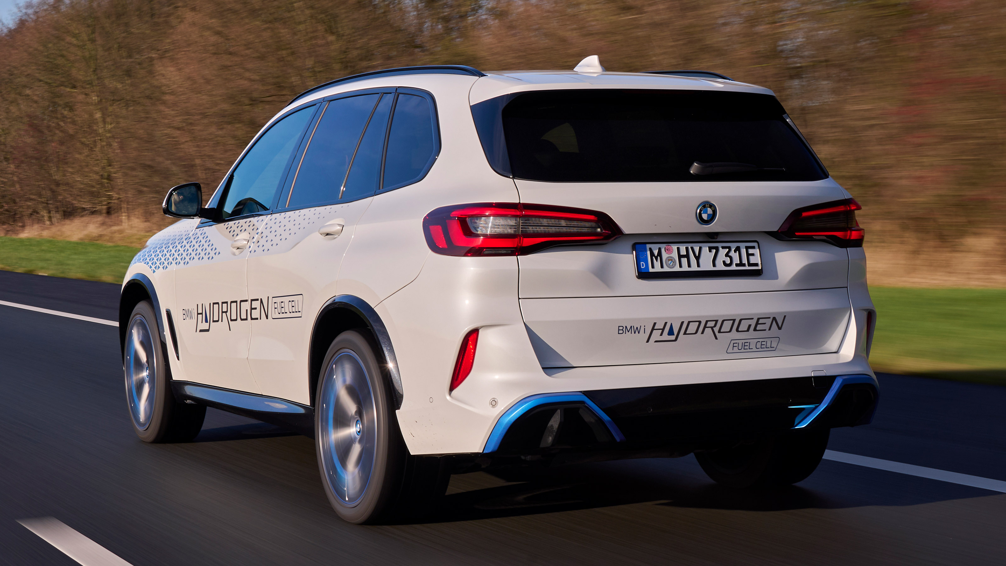BMW iX5 Hydrogen - rear tracking