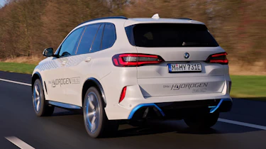 BMW iX5 Hydrogen - rear tracking