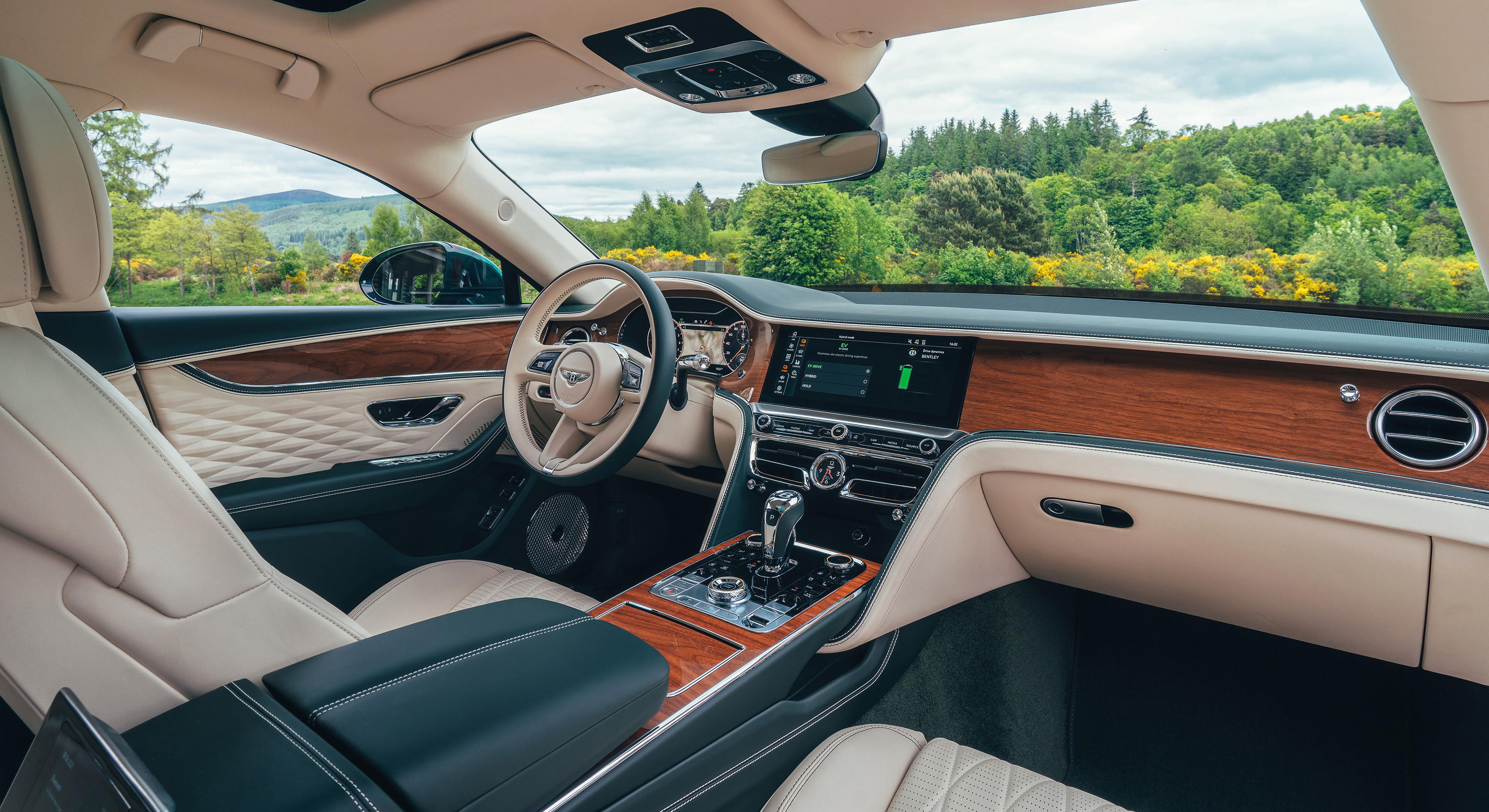 Bentley Flying Spur Hybrid - interior
