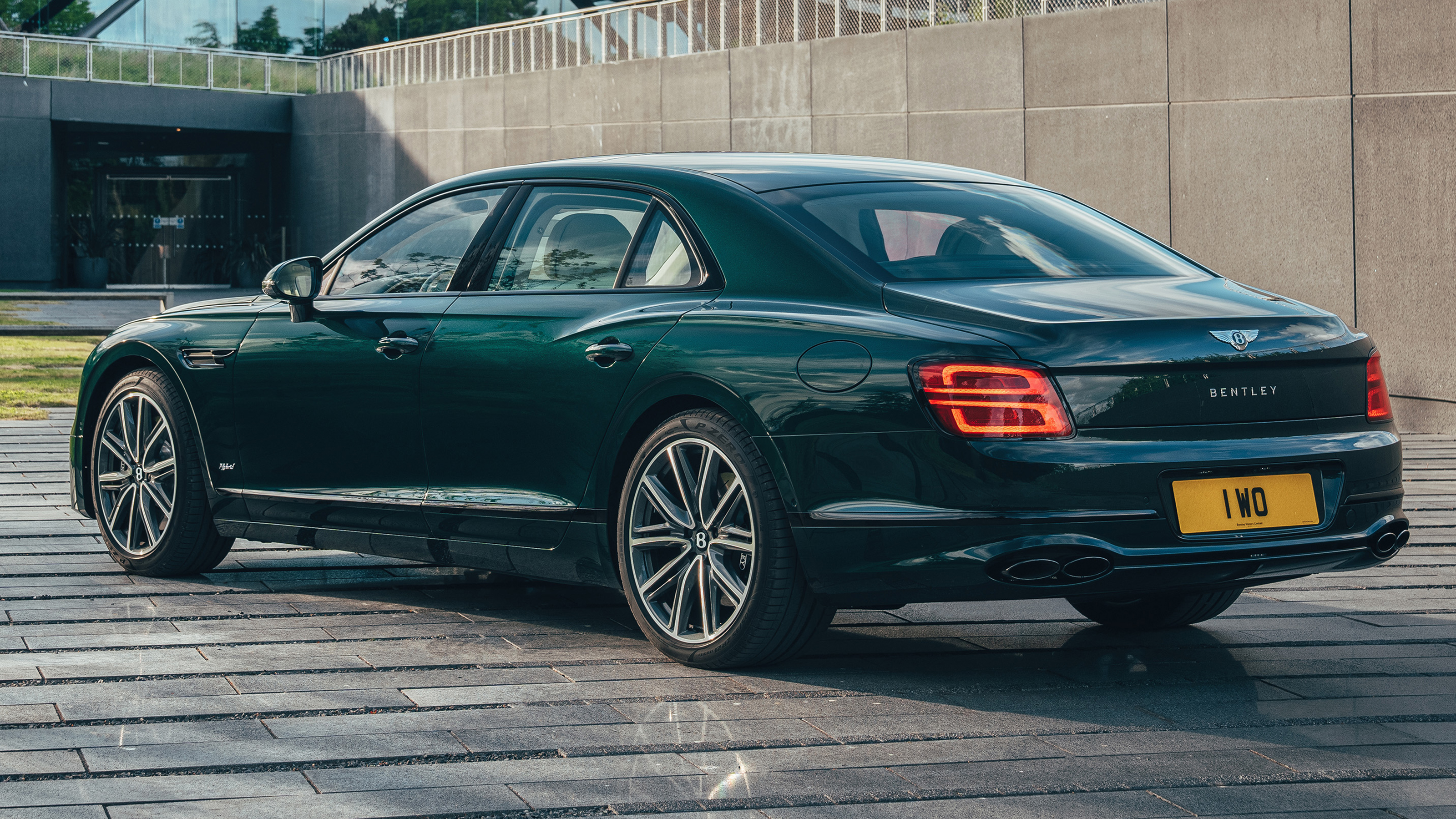 Bentley Flying Spur Hybrid - rear static
