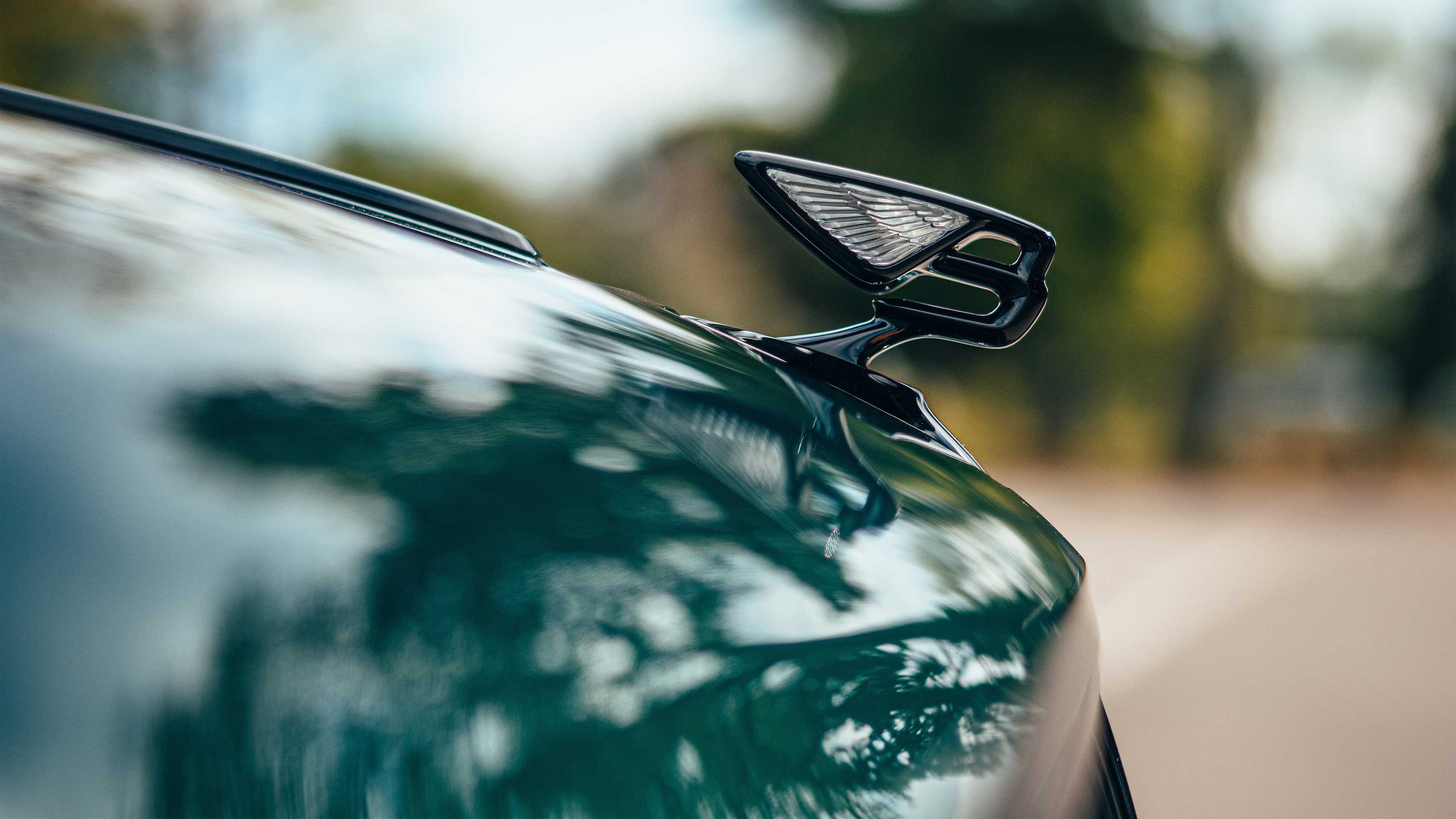 Bentley Flying Spur Hybrid - 'Winged B' bonnet ornament