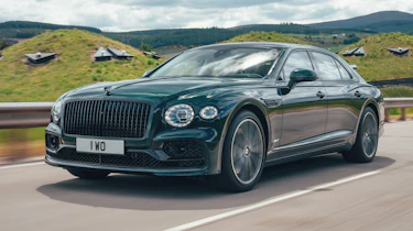 Bentley Flying Spur Hybrid - front tracking